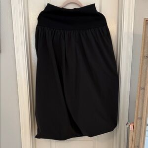 Elegant bubble skirt. Trendy design. 
Maxi skirt by Emerson Lang.